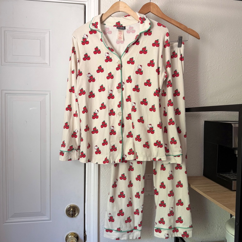 BEDHEAD x HELLO KITTY off white cream red long sleeve pants pajama sleep set